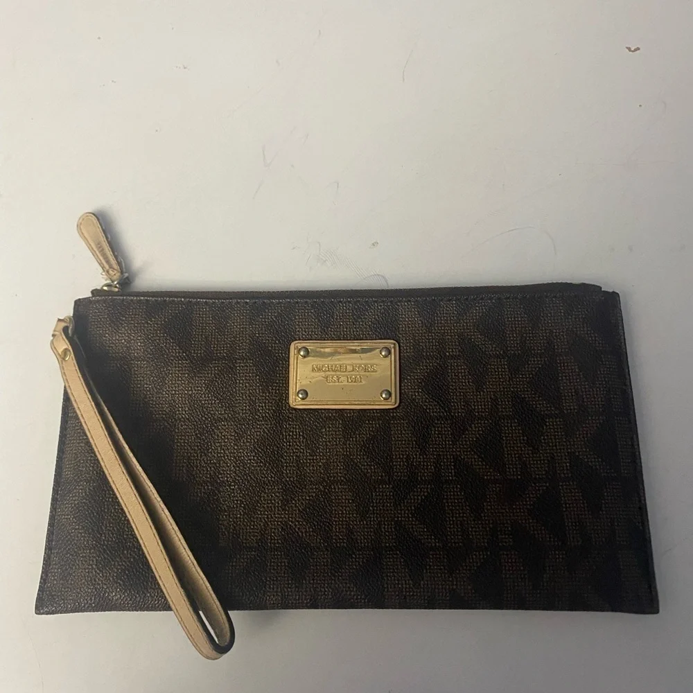 MICHAEL Michael Kors Brown Monogram Large Wristlet MSRP $98